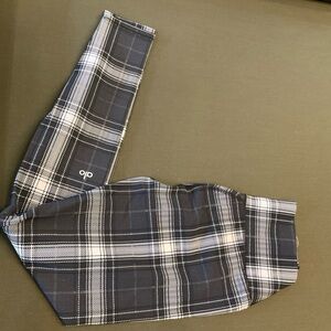 ALO Yoga Black and Gray Plaid Sweatpants